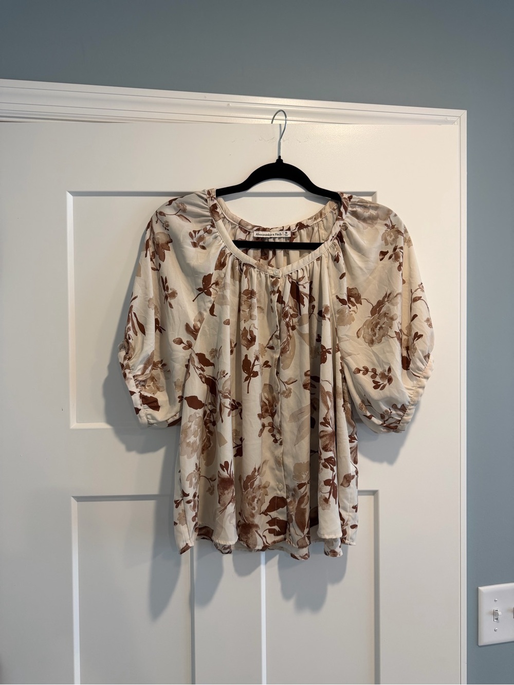 Abercrombie & Fitch Cream Floral Balloon Sleeve Blouse